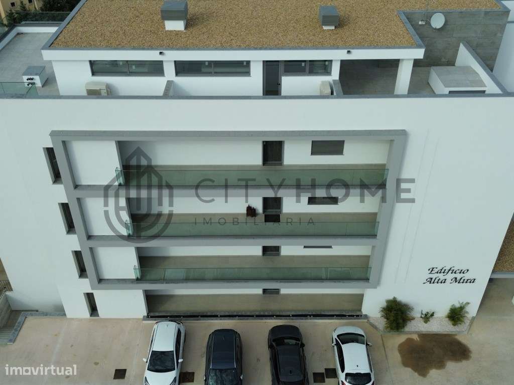 Apartamento T1 Duplex Vista mar, com piscina, garagem e terraço pri... - Grande imagem: 5/33