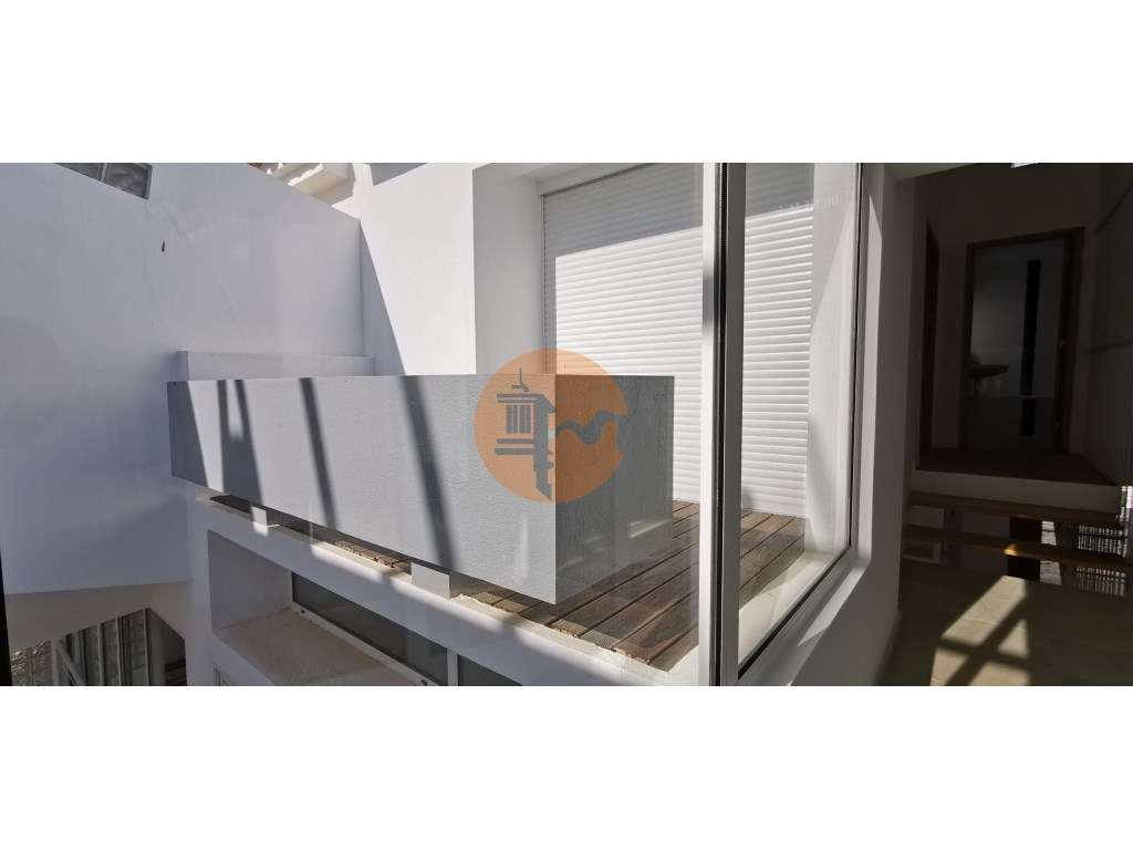 Moradia totalmente renovada numa zona calma onde predomina a habita...-28