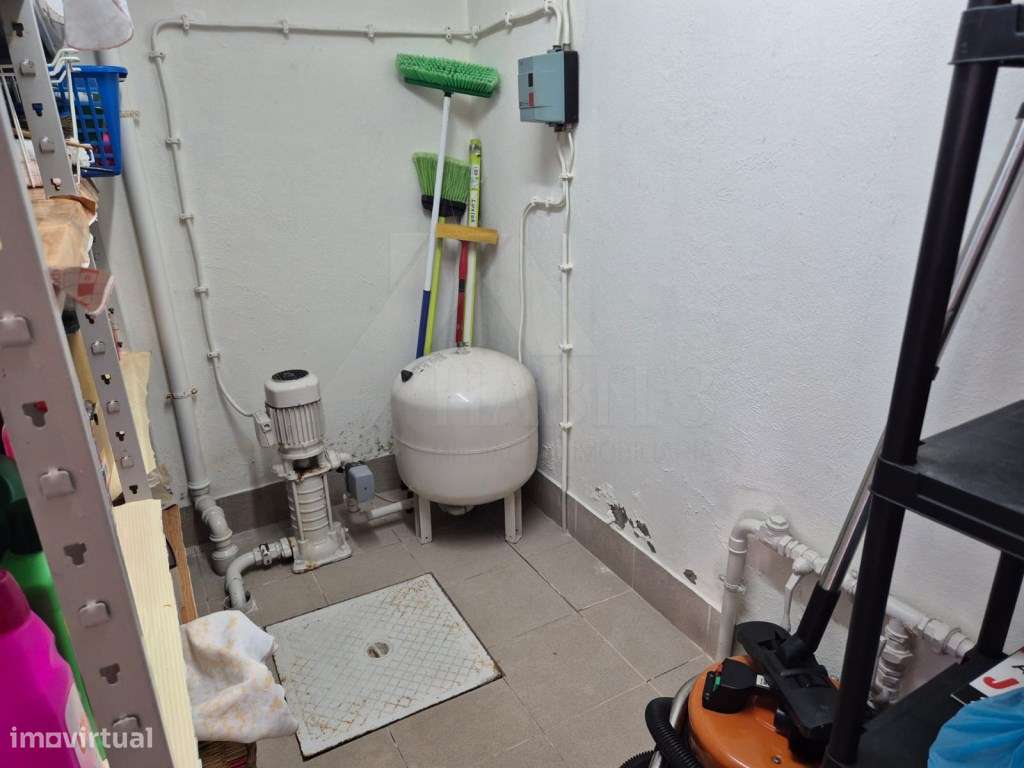 Moradia T4 com jardim-31