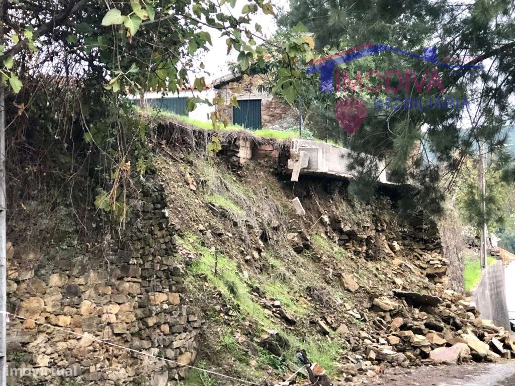 Casa típica de pedra em Castanheira de Pera-10