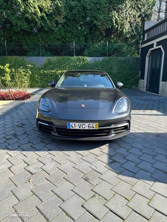 Porsche Panamera 4 E-Hybrid - 3