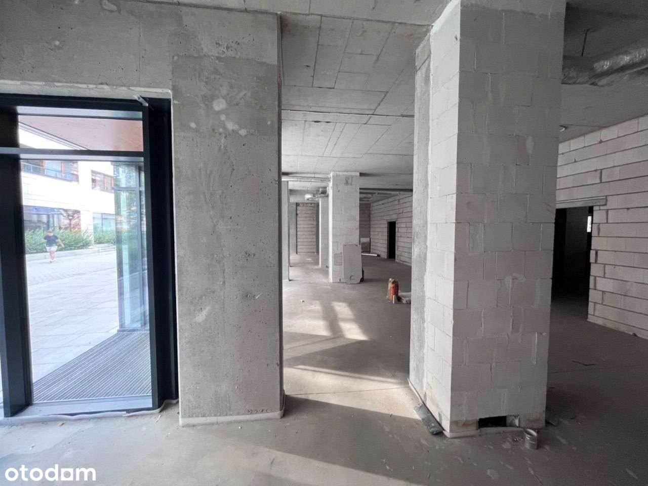 Atrakcyjny lokal usługowy w prestiżowej inwestycji - Pełny obrazek: 5/10