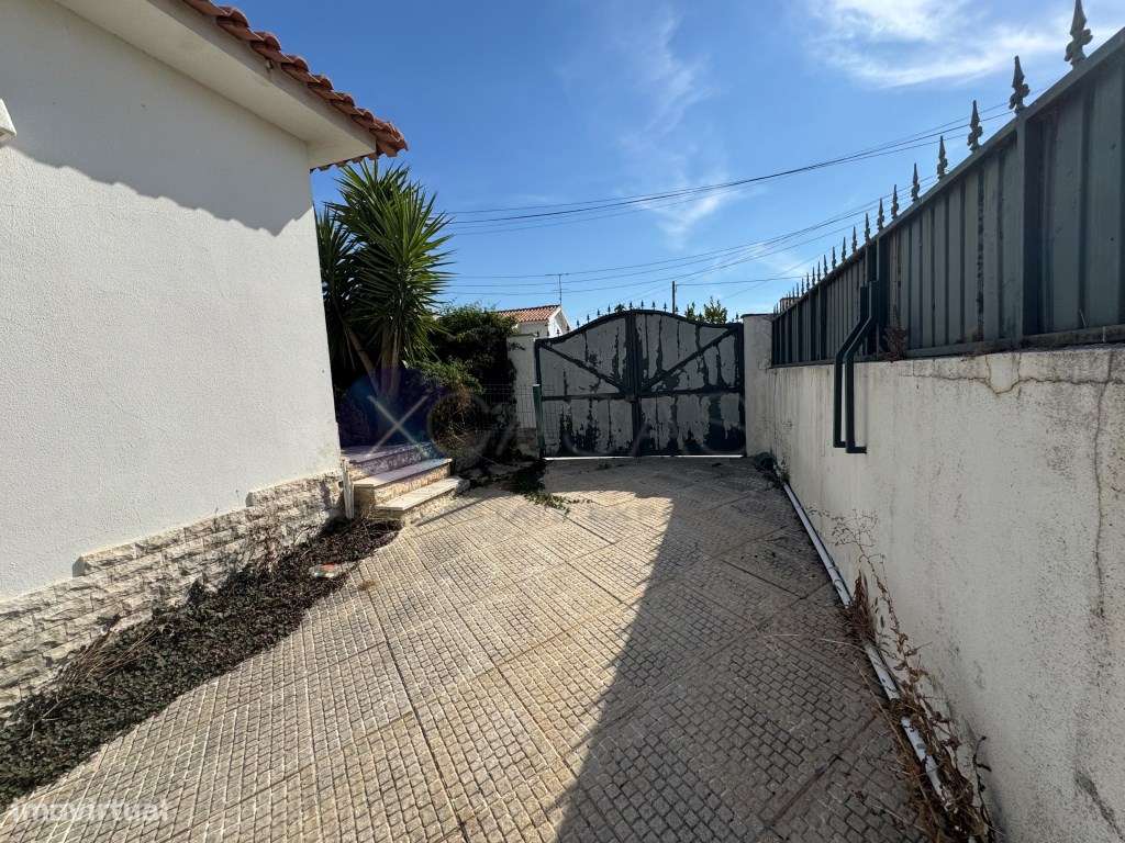 Moradia T5 com 238 m2 e terreno de 330 m2, no Cobre, Cascais-10