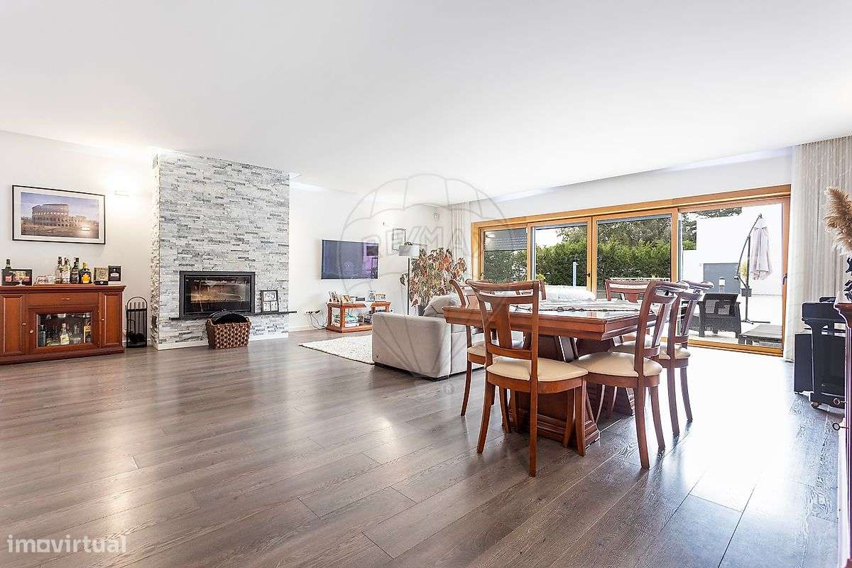 Moradia T4 para venda-6