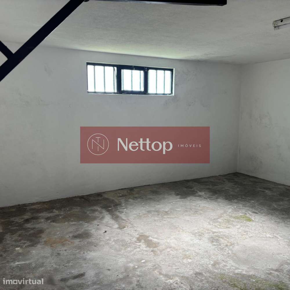Apartamento T2 Totalmente Renovado no Centro de Vila do Conde-11