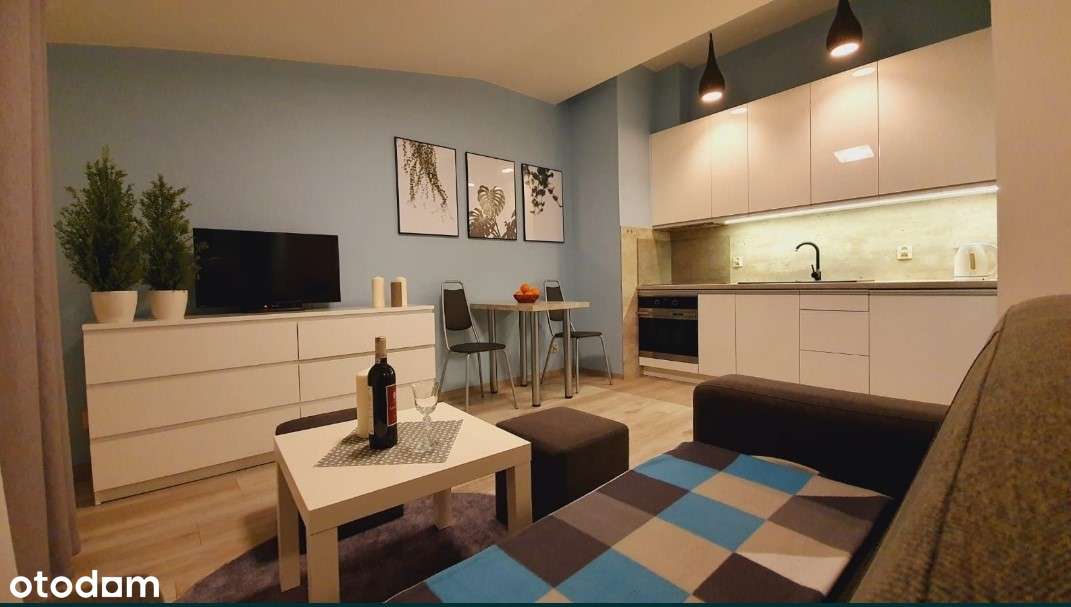 Piękna kawalerka w apartamentowcu niedaleko Starego Rynku