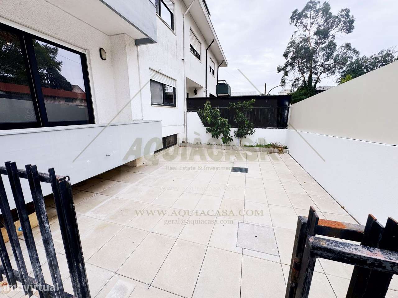 Moradia T4 renovada junto ao Estádio do Dragão, com garagem, jardim-39