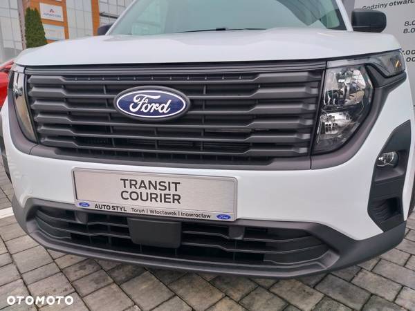 Ford Transit Courier - 19