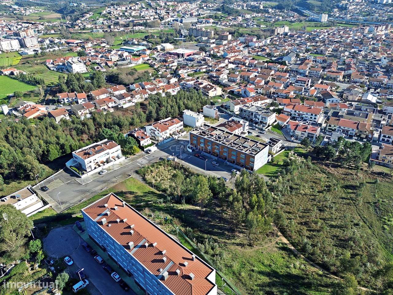 Terreno para construção moradia Bi-Familiar de 4 Pisos - (Alfena) Valo - Grande imagem: 4/16
