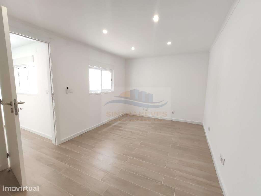 T2 com terraço, totalmente remodelado - Grande imagem: 5/14