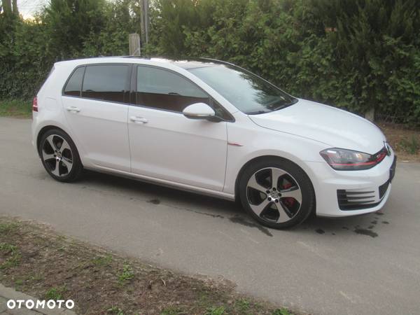 Volkswagen Golf VII 2.0 TSI BMT GTI - 4