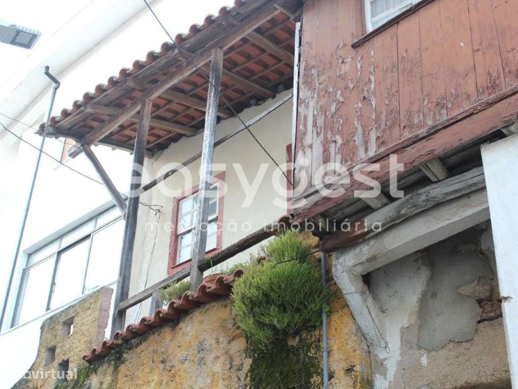 Moradia Tipologia T2 Unifamiliar inserida na vila do Tortosendo - Grande imagem: 2/13