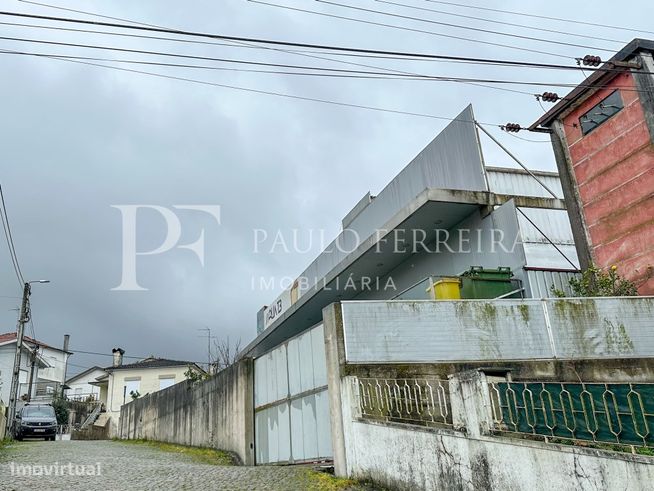 Armazém próximo do centro de Famalicão-2