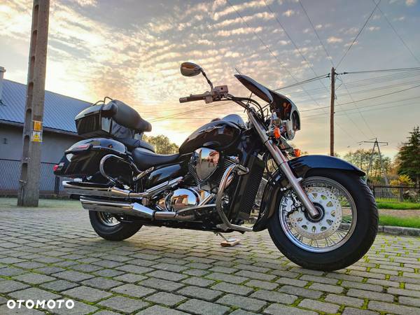 Suzuki Intruder - 12