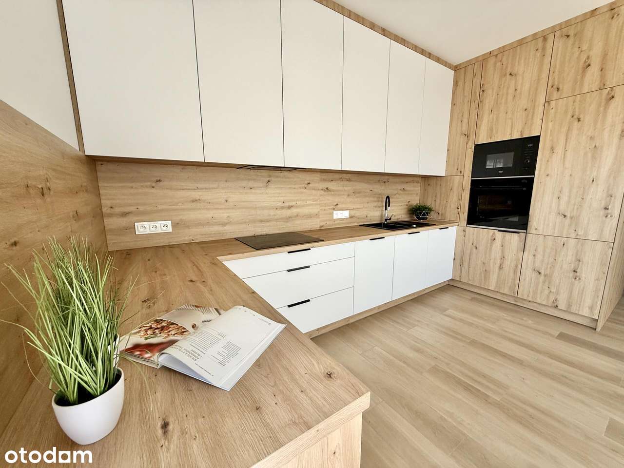 Duże, wykończone mieszkanie na sprzedaż-0