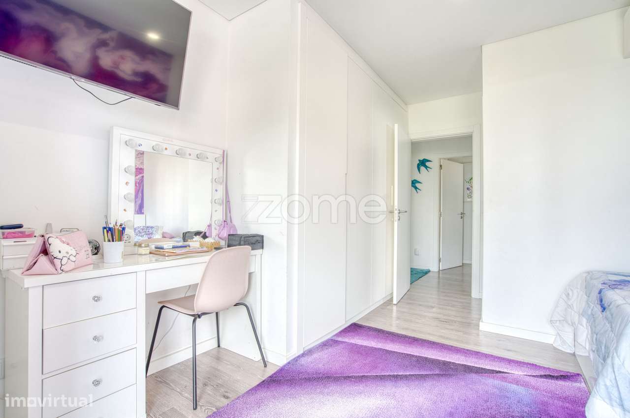 Moradia T4 com Jardim na Ramada-32