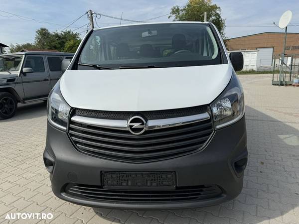 Opel Vivaro - 11