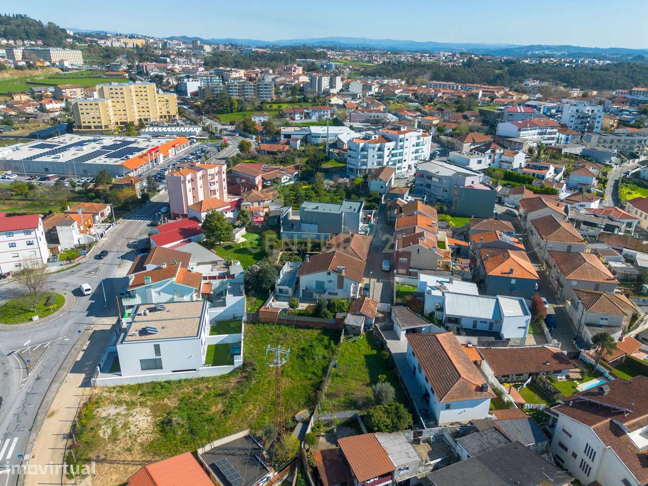 Terreno urbano com Moradia para Recuperar ou Reconstruir em Valbom, Go - Grande imagem: 4/25