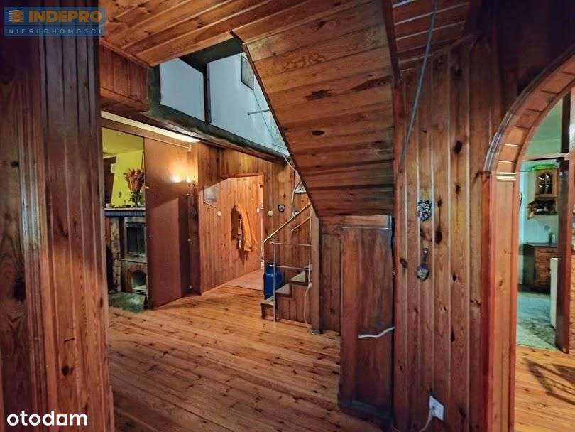 Zielona enklawa w mieście – dom z potencjałem!-8