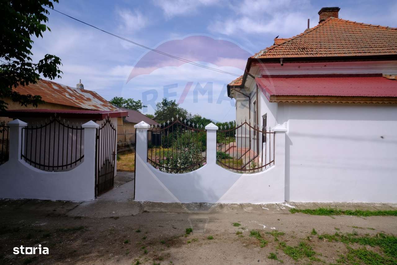 Casa renovata, mobilata si utilata, livada, Lita!-6