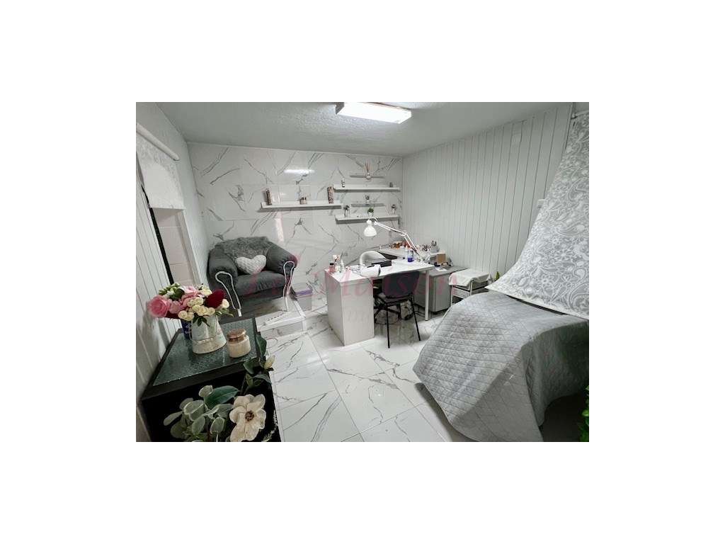 Moradia V5 Duplex em Famões-18