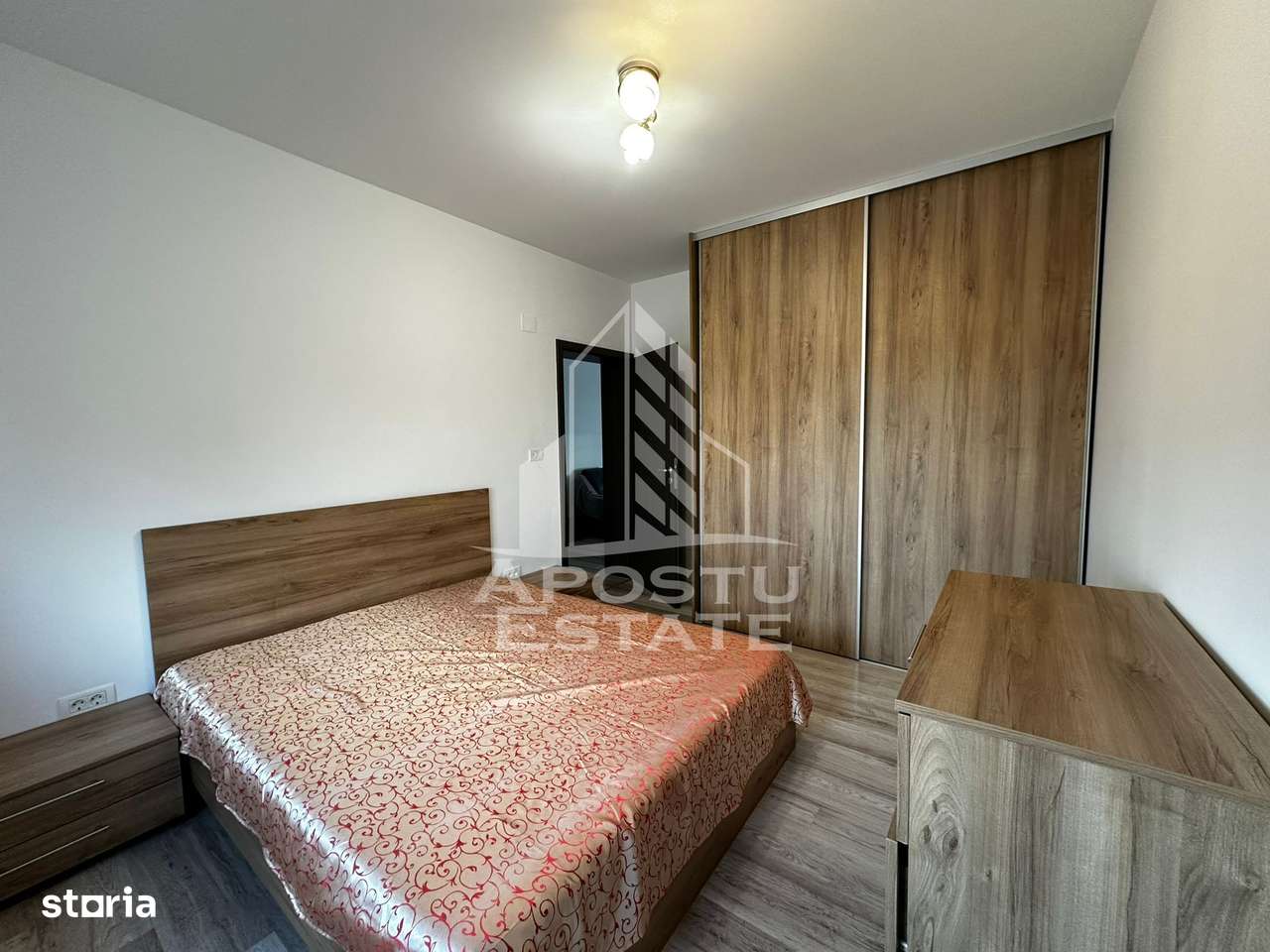 Apartament 2 camere, centrala proprie, loc de parcare, Giroc - Imagine principală: 3/8