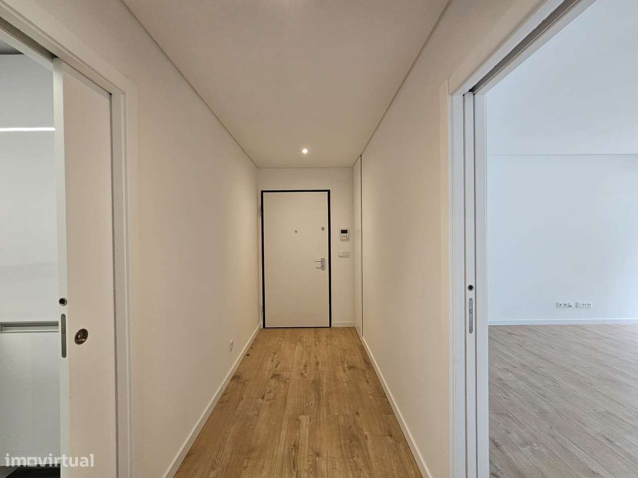 Magnifico T2 na Urbanização SkyCity-3