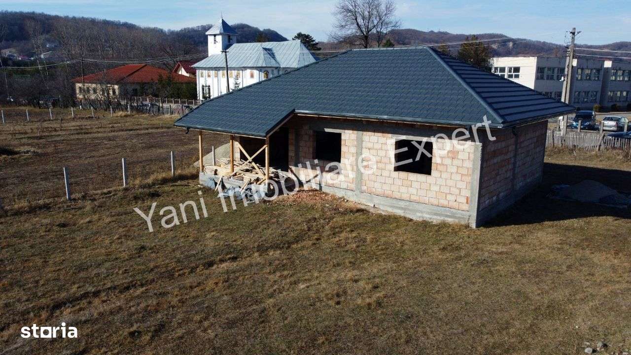 Casă de vânzare în comuna Șuici, sat Șuici, județ Argeș. - Imagine principală: 3/19