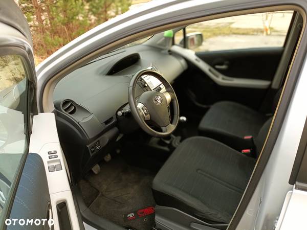 Toyota Yaris 1.3 VVT-i Sol - 9