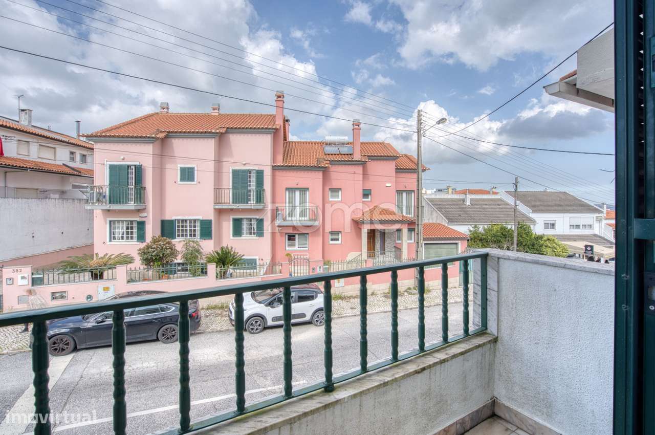 Moradia com terraço em Famões-30