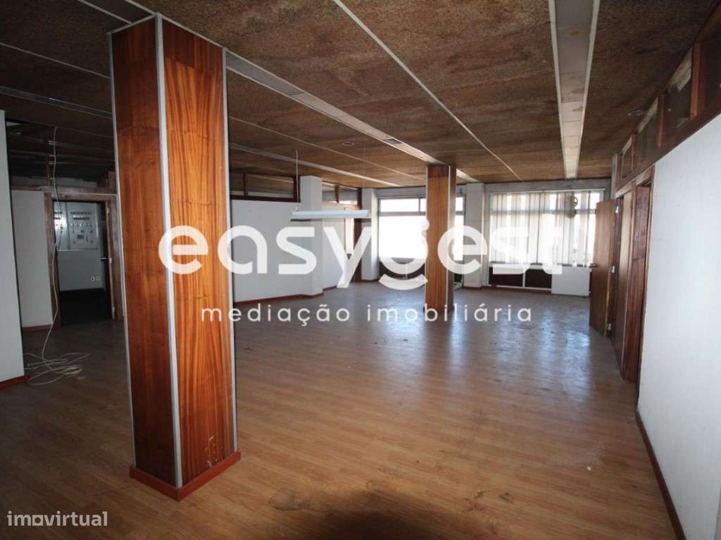 Loja em Coimbra junto à Avenida Sá da Bandeira com 550m2 - Grande imagem: 3/7