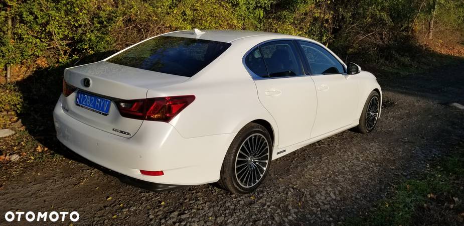 Lexus GS 300h Luxury Line - 2