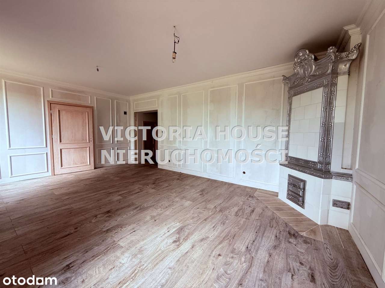 Wyjątkowa Nieruchomość Blisko Jeziora! Okazja!-9