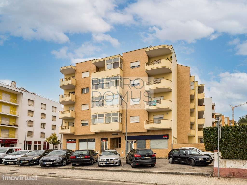 APARTAMENTO T3 - EXCELENTE ESTADO - GUIMAROTA-21