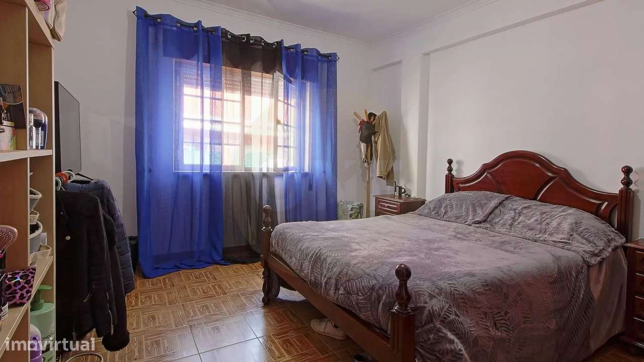 Moradia T3+1 em Caneças-21
