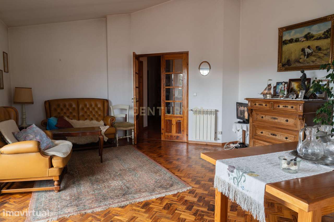 Oportunidade de investimento: edifício habitacional + piscina + terren-31