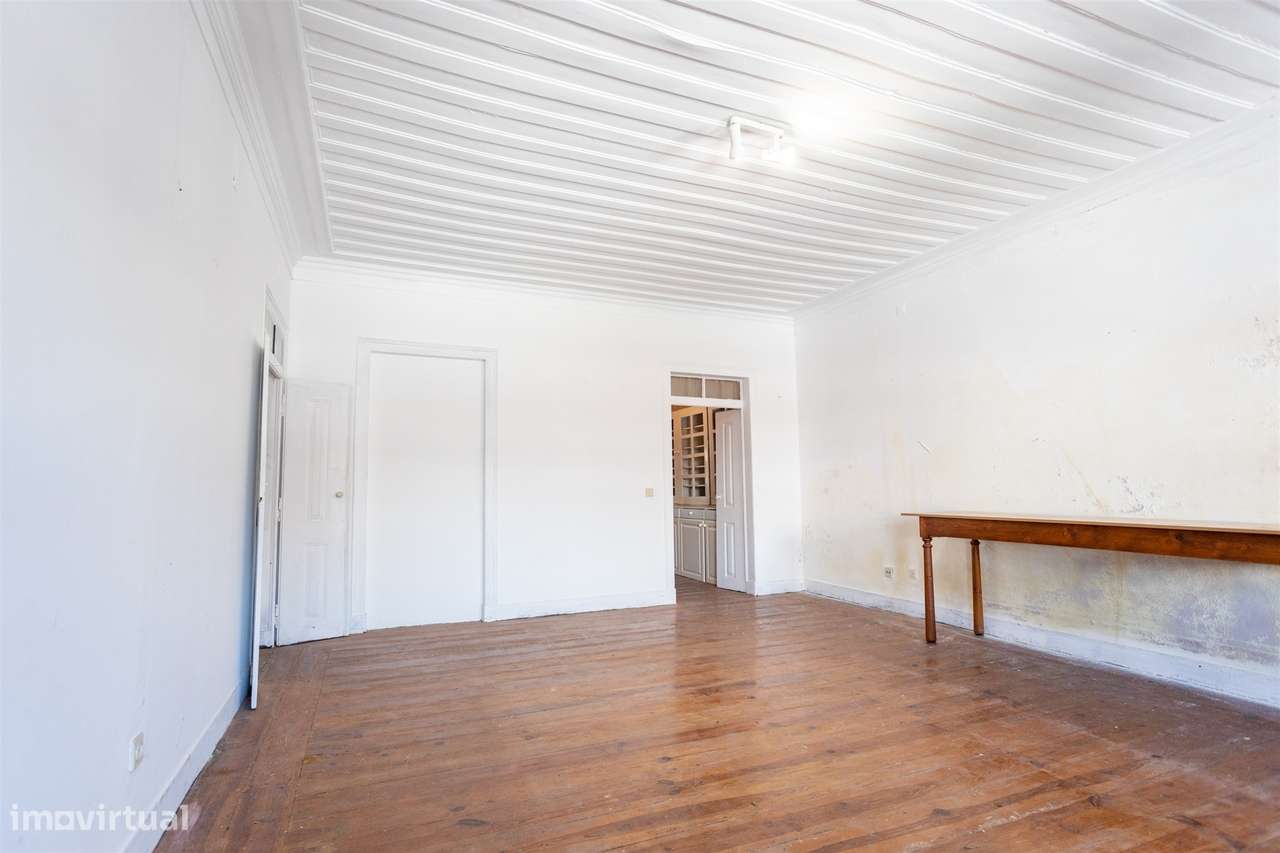 Moradia histórica T6 com piscina e anexo – centro de Salvaterra de Mag-7