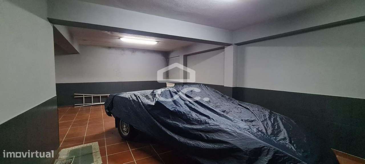 Vivenda de luxo com piscina e vistas deslumbrantes a minutos do centro-49