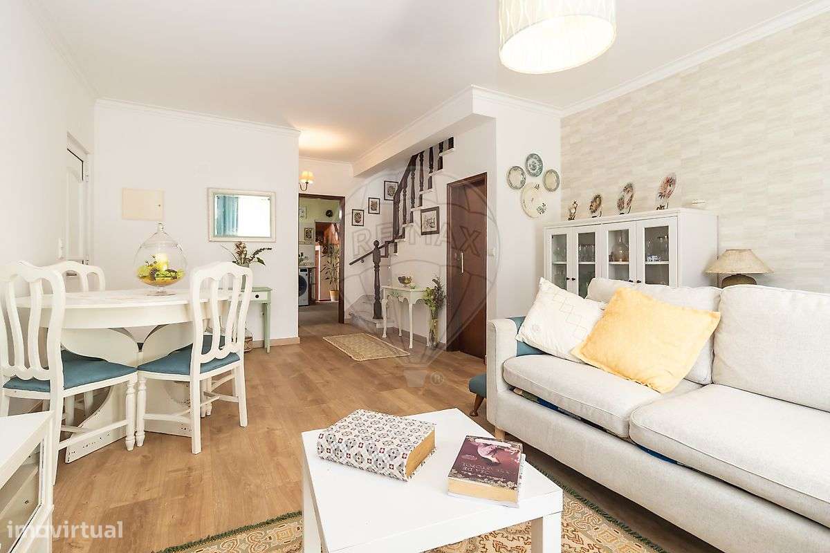 Moradia Geminada T3+2 – Quinta do Conde para venda-33