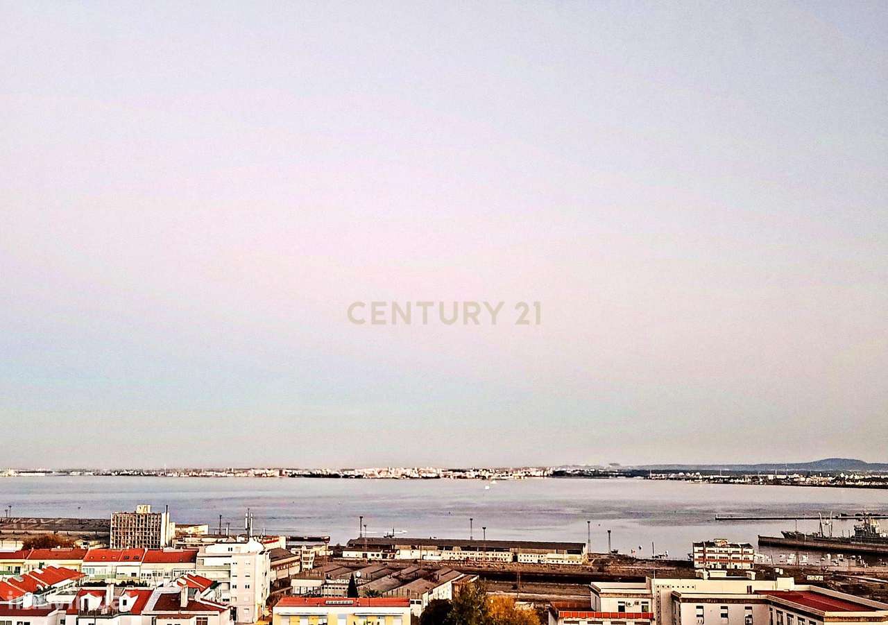 Arrendamento de apartamento T5 no Centro de Almada - Grande imagem: 4/15