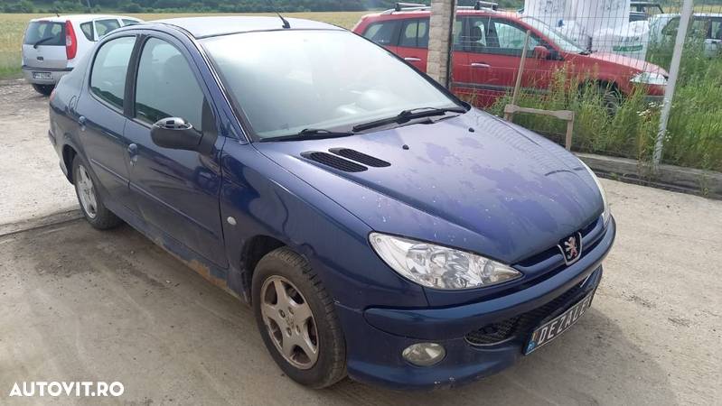 Dezmembrari Peugeot 206 sedan 1.4 i benzina 55KW cod KFW - 1