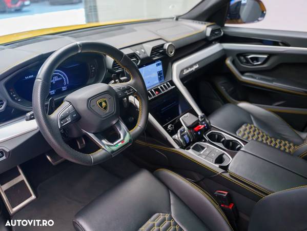 Lamborghini URUS - 14