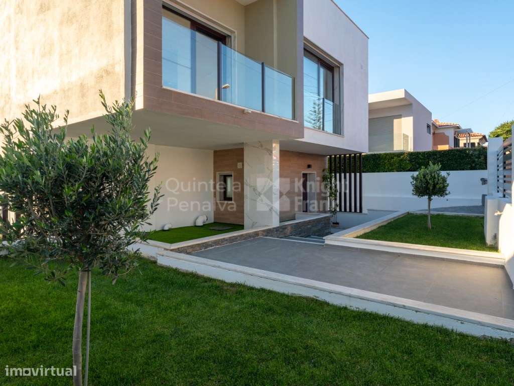 Moradia T4 com jardim, piscina e garagem em Birre-25