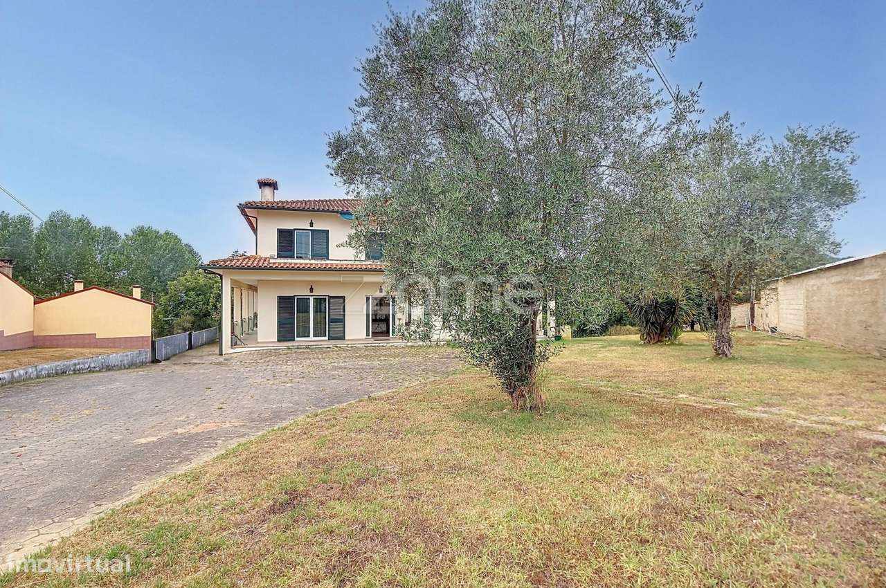 | Moradia T4| Alquerubim | Terreno 2.084m2 |Garagem 3 carros |Poço | - Grande imagem: 2/55