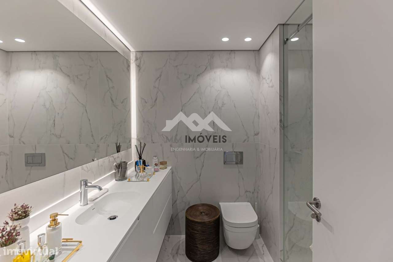 T3 Luxo Último Piso | Leça da Palmeira | Vistas de Mar | Varanda a Poe-17