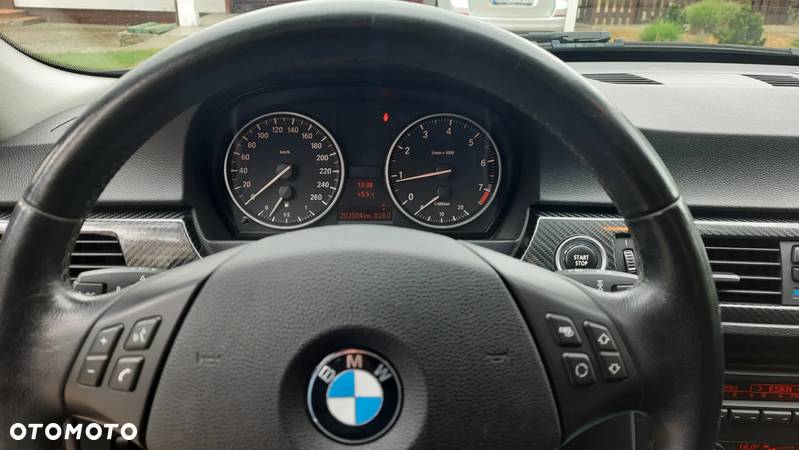 BMW Seria 3 320i Touring - 15