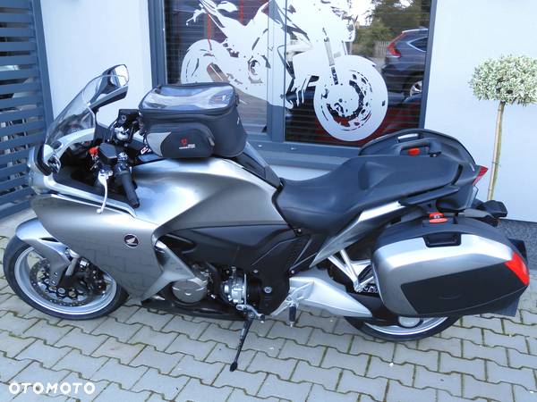 Honda VFR - 30