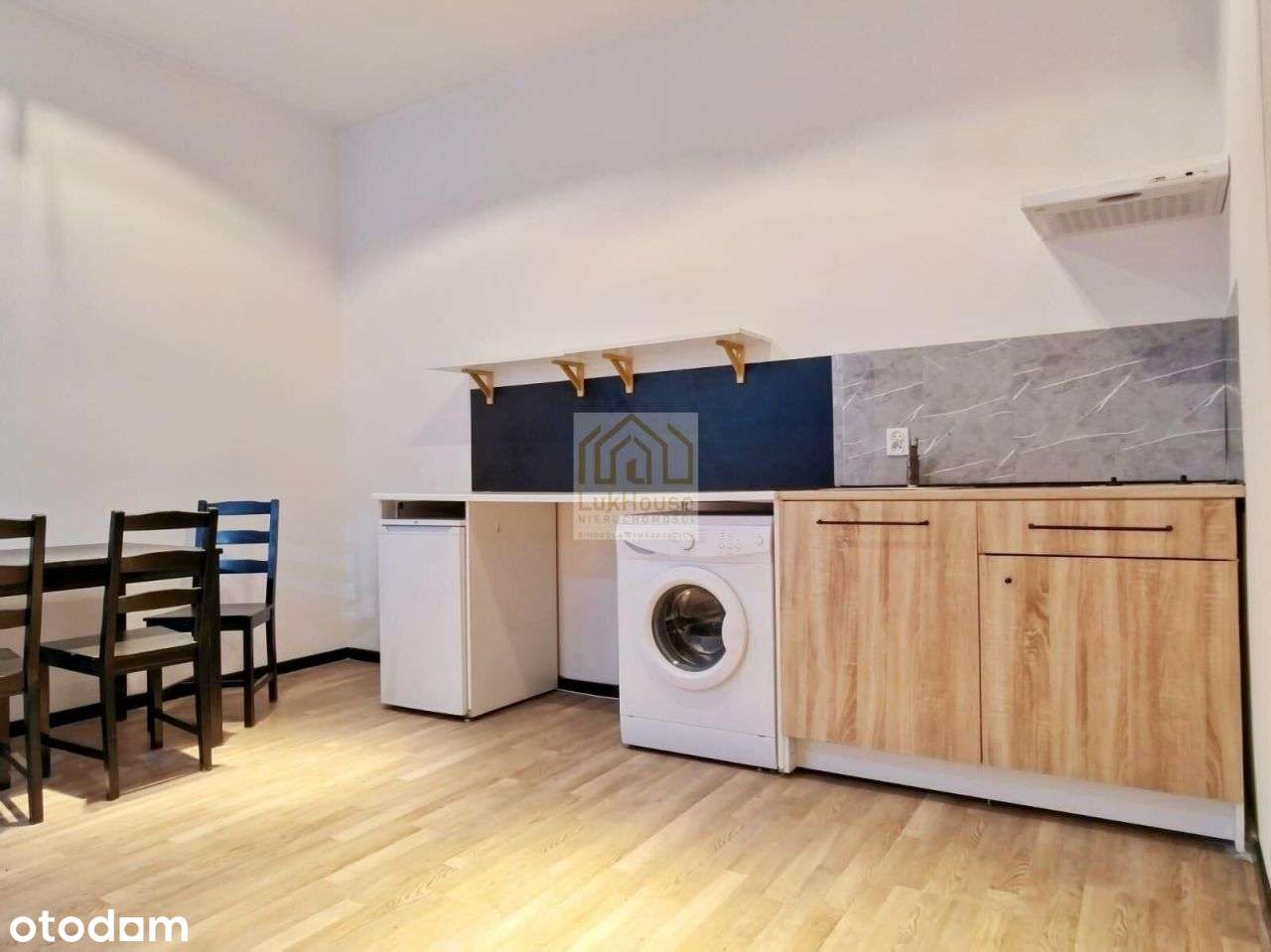 Duża Kawalerka W Centrum Bytomia 50,40 M2-0