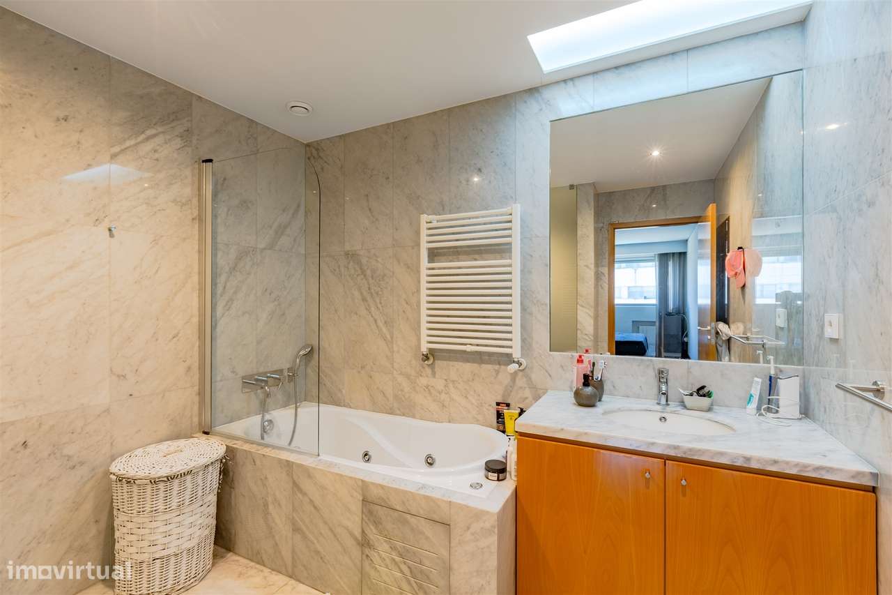 Apartamento T3 no Bessa com Varanda e Garagem box-18