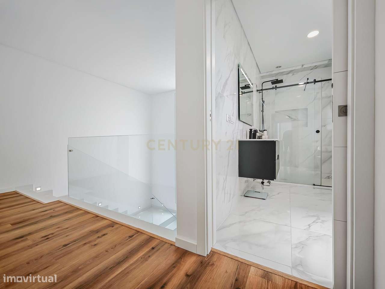 Moradia T4 Isolada | Piscina | Garagem Box | Painéis Solares | 2025 |-29